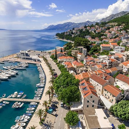 ホテル クロアティア Baška Voda エクステリア 写真