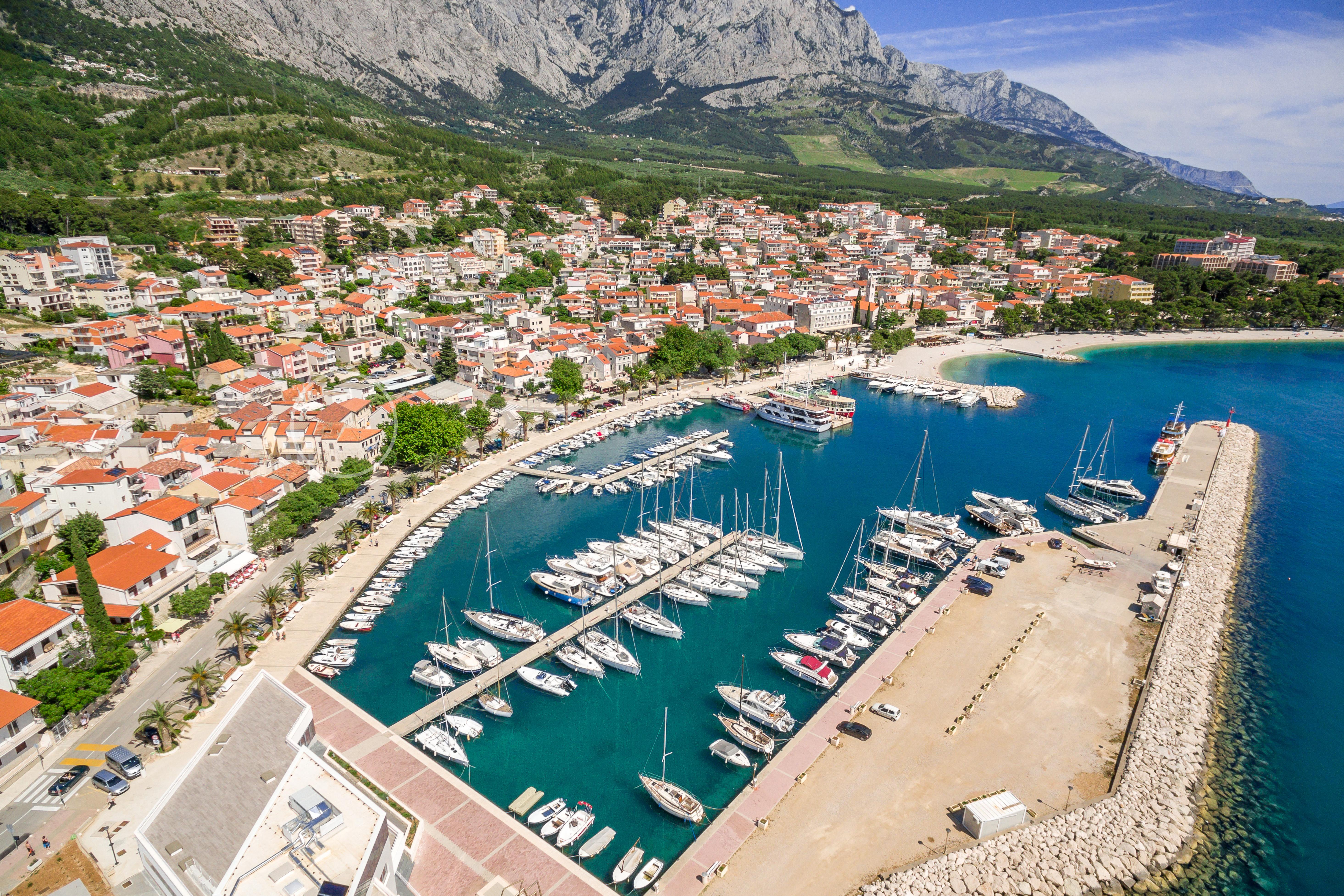 ホテル クロアティア Baška Voda エクステリア 写真