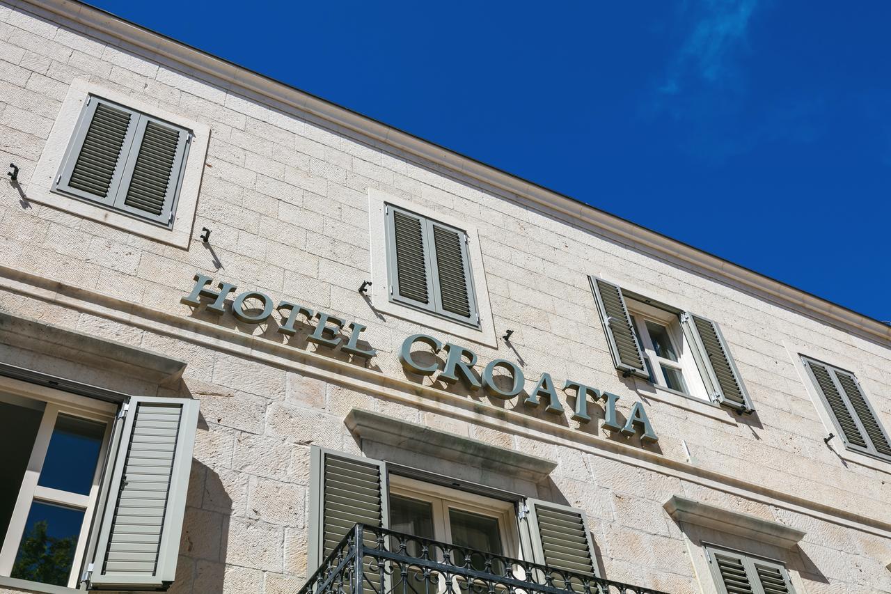ホテル クロアティア Baška Voda エクステリア 写真